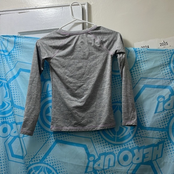 All in motion Girl Top . Size m(8)​ - Picture 3 of 4